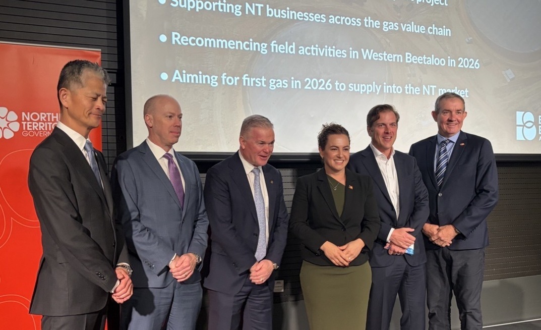 (L-R): INPEX's Tetsu Murayama, Tamboran's Todd Abbott, Chief Min Lia Finocchiaro, Beetaloo Energy's Alex Underwood and energy and mining minister Gerard Maley