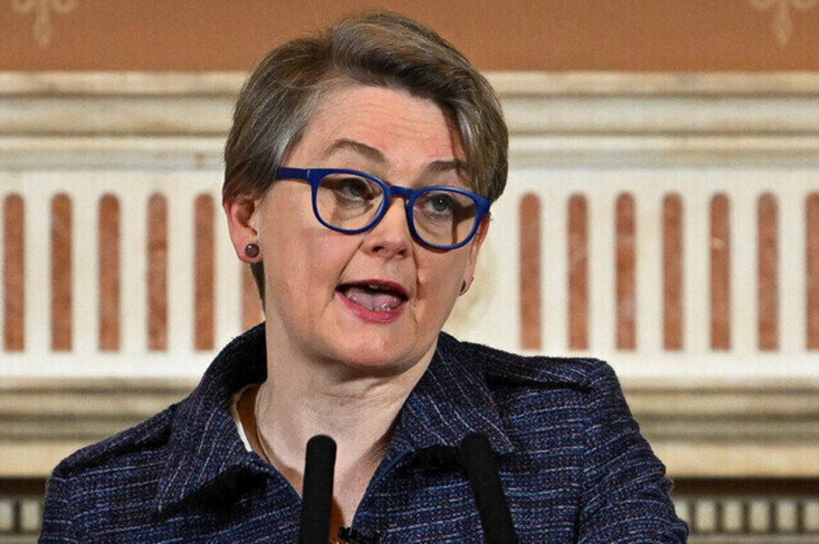 UK urges Western Europe to arm Ukraine instead of talk to Russia