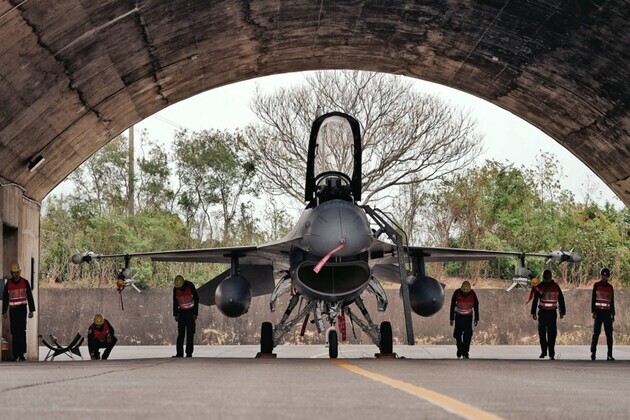 Taiwan detects 12 PLA aircraft, 9 PLAN vessels, 2 official ships around territory