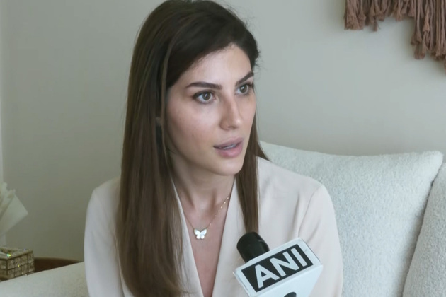 "It's very sad...": Iran-born actor Elnaaz Norouzi condemns protests mourning Khamenei's death