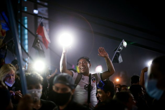 Early Count Has Chileans Backing Rewriting Constitution