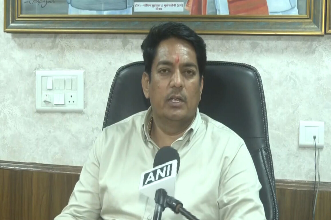 "Unfortunate that Rahul Gandhi..." Rajasthan Minister Avinash Gehlot on 'shirtless' protest at AI Summit