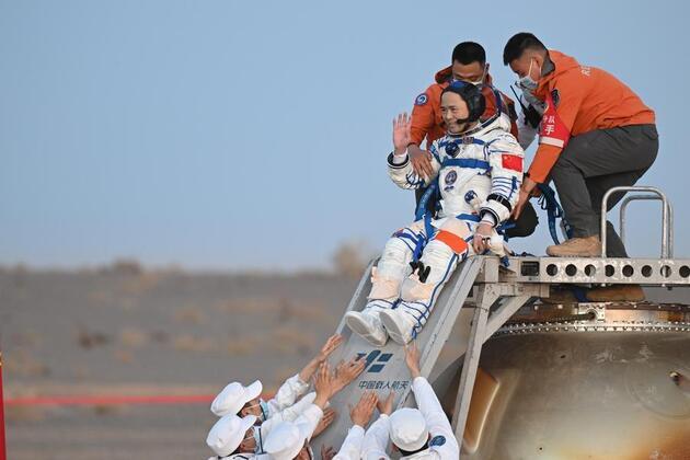 Update: All Shenzhou-21 astronauts out of return capsule in good health