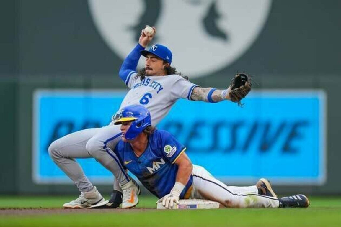 Twins power past Royals in series opener