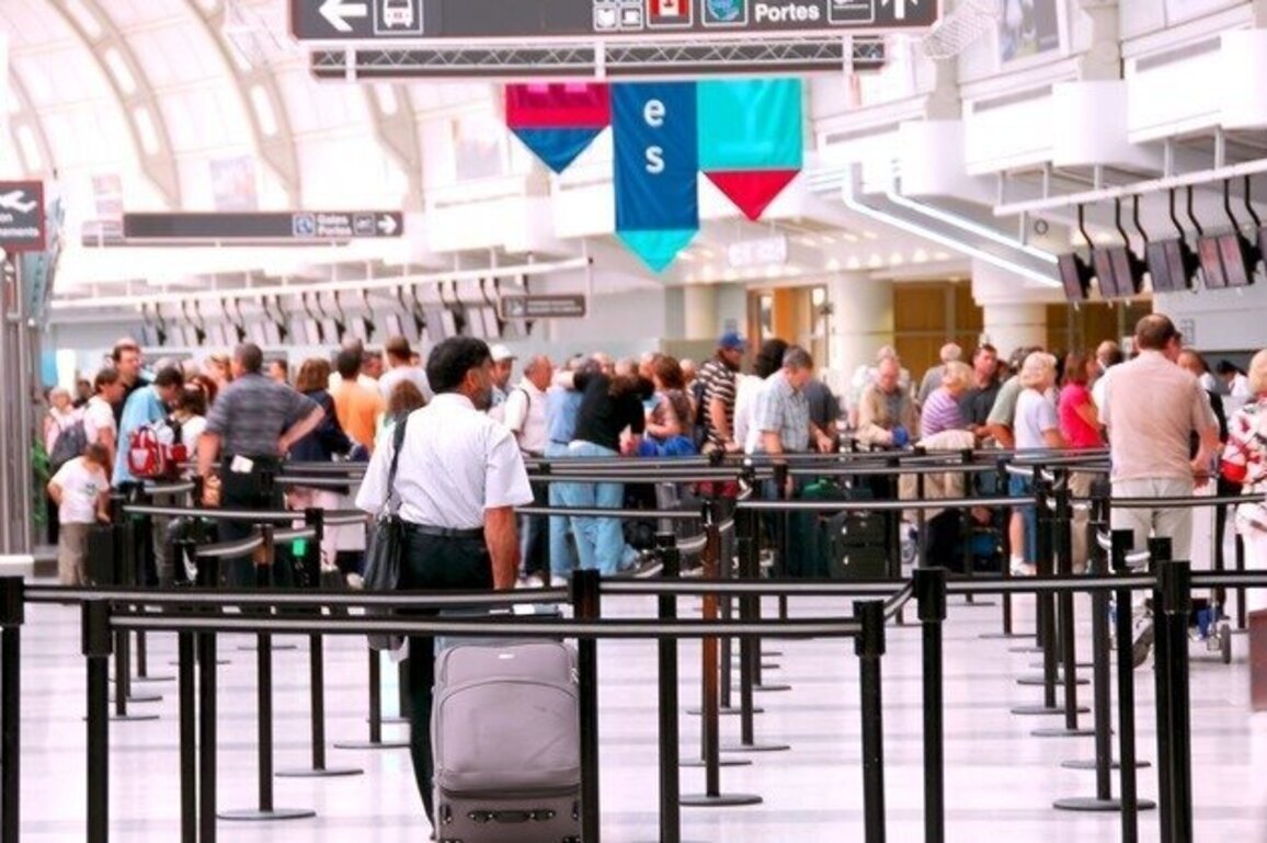 Consumers grapple with high airline costs, customer service errors 