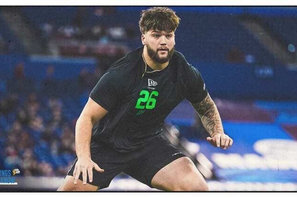 5 Things to Know About New Chargers OL Alex Harkey