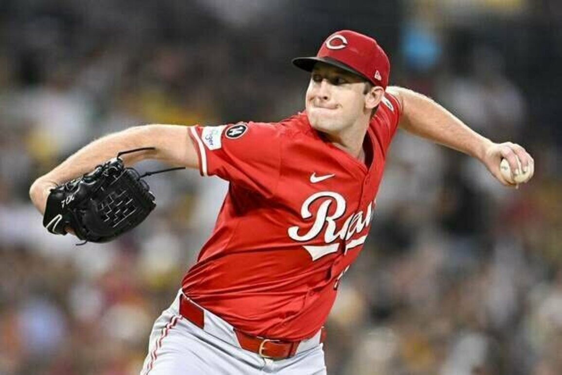 In midst of wild-card battle, Reds send Nick Lodolo to mound vs. Cubs