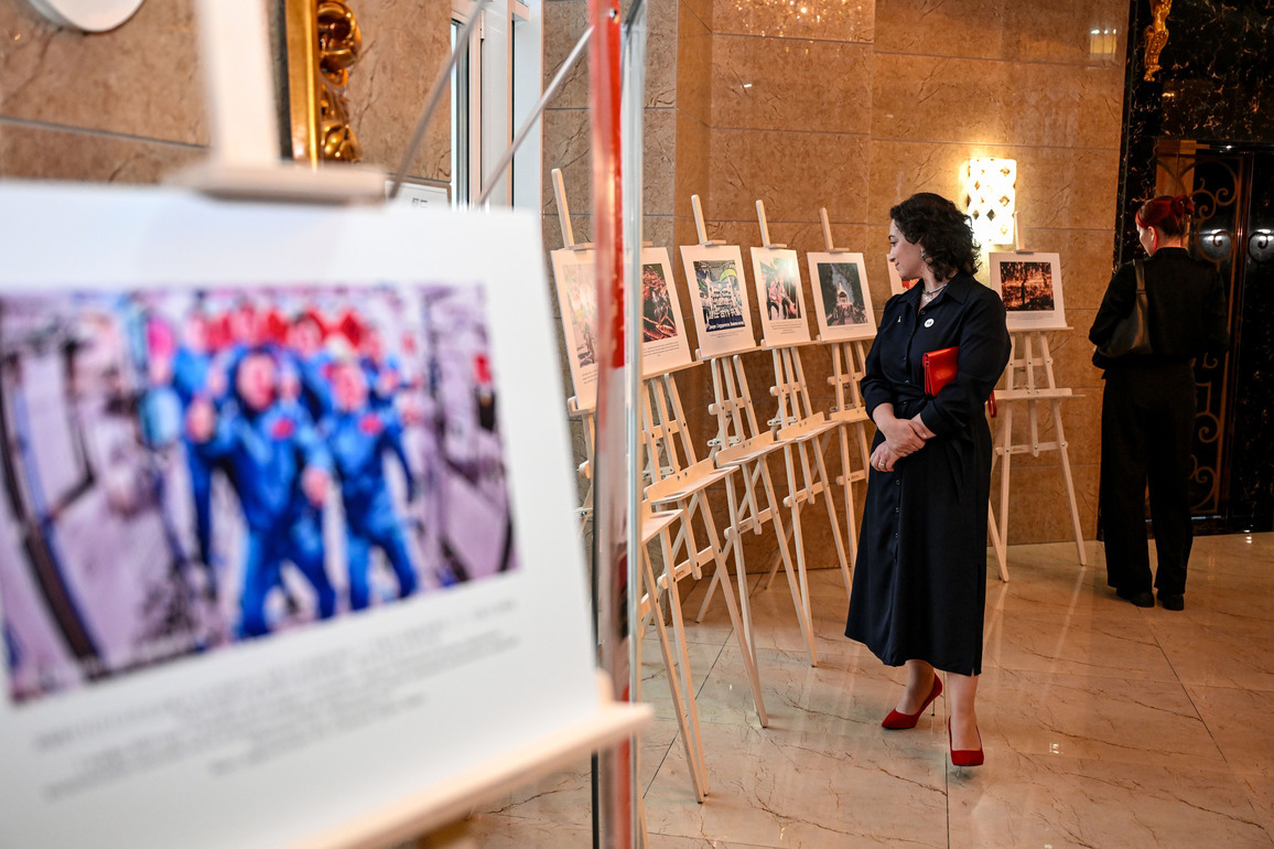 RUSSIA-IRKUTSK-CHINA-MODERNIZATION-PHOTO EXHIBITION