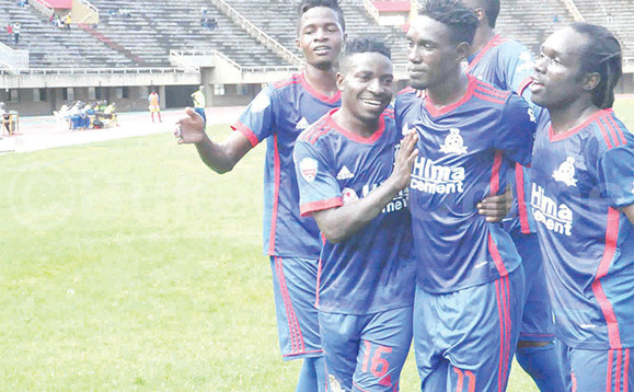 Abazannyi ba Vipers nga basanyukira ggoolo ku gumu ku mipiira gya liigi. Abazannyi ba Vipers nga basanyukira ggoolo ku gumu ku mipiira gya liigi.