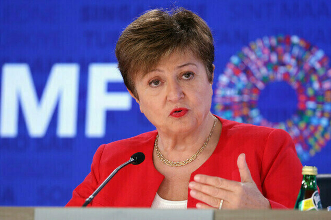 IMF issues global economy warning