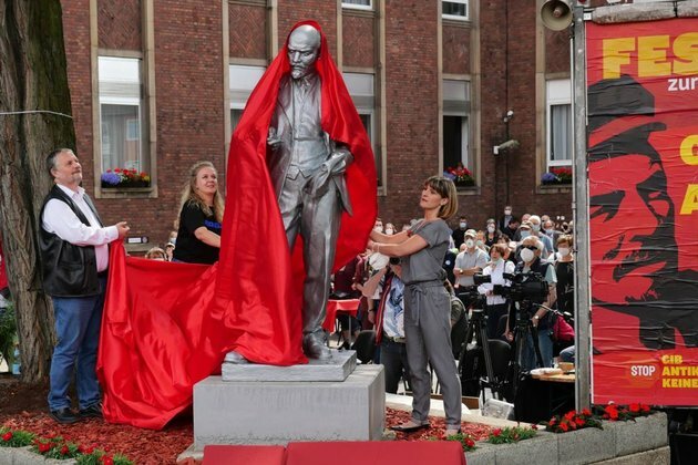 Marxists Unveil Controversial Lenin Statue In Germany
