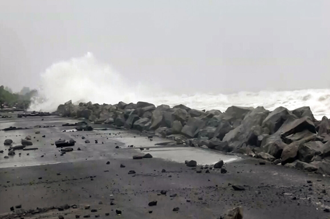 Severe cyclonic storm 'Montha' weakens over coastal Andhra, to maintain intensity during next 6 hours: IMD
