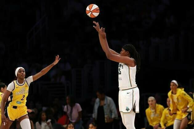 Liberty open road trip with win over Sparks