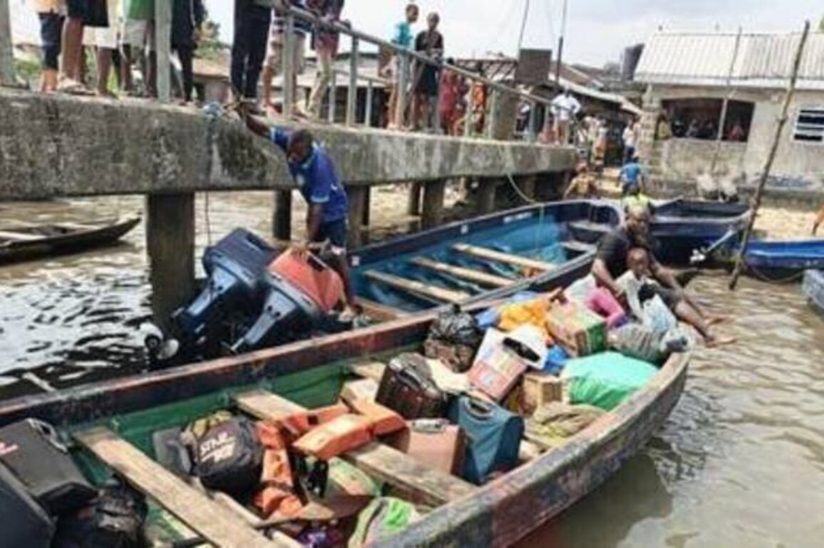 Nigerian army saves 18 after pirates hijack boat (PHOTO)