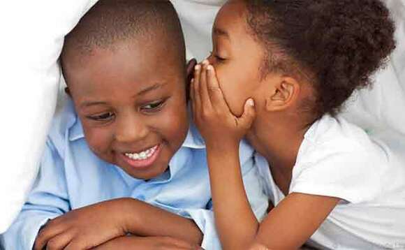 Abaana nga banyumirwa emboozi yaabwe Abaana nga banyumirwa emboozi yaabwe