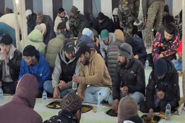 Ladakh: Fire and Fury Corps host Iftaar gathering in Dras, over 450 guests attended