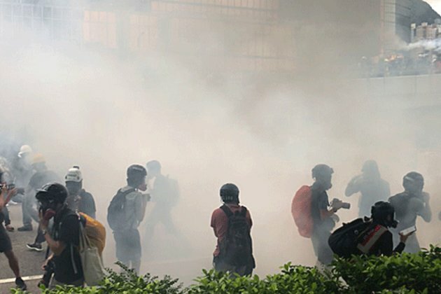 Hong Kong Protesters Stage Mass Singalongs on Sept. 11 Anniversary