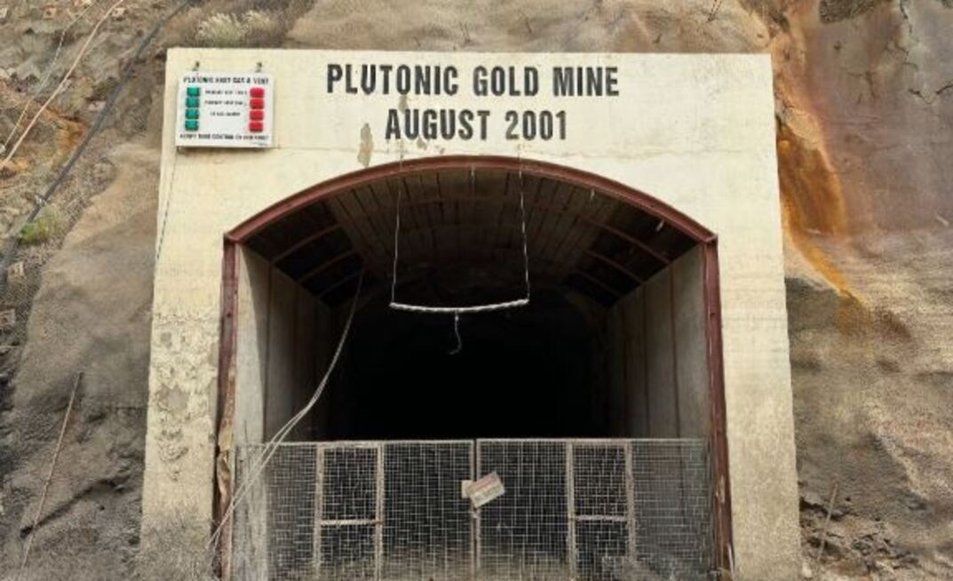 Plutonic East portal, WA