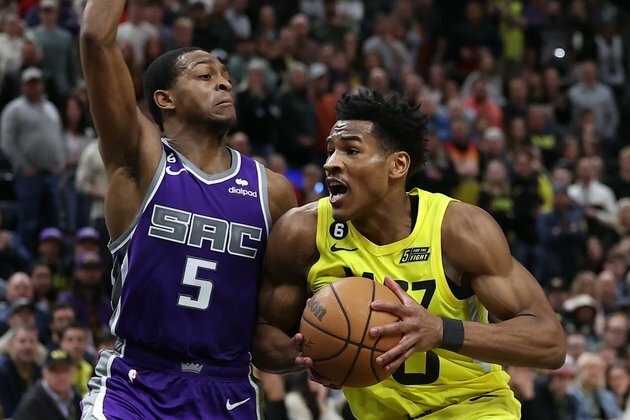 As Trail Blazers fade, Jazz pick up steam