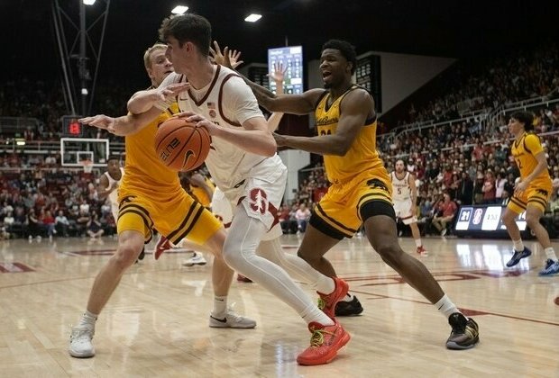 Stanford makes clutch foul shots to hold off Cal