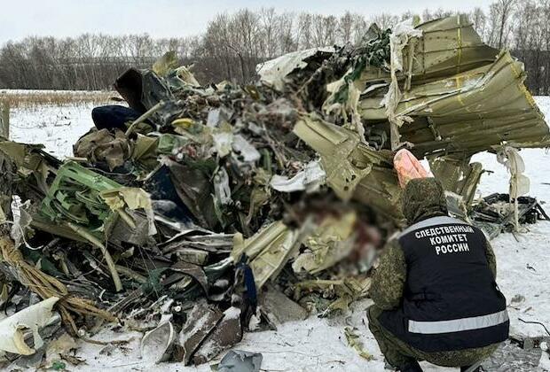 Kiev accused of shooting down Russian plane carrying Ukrainian POWs