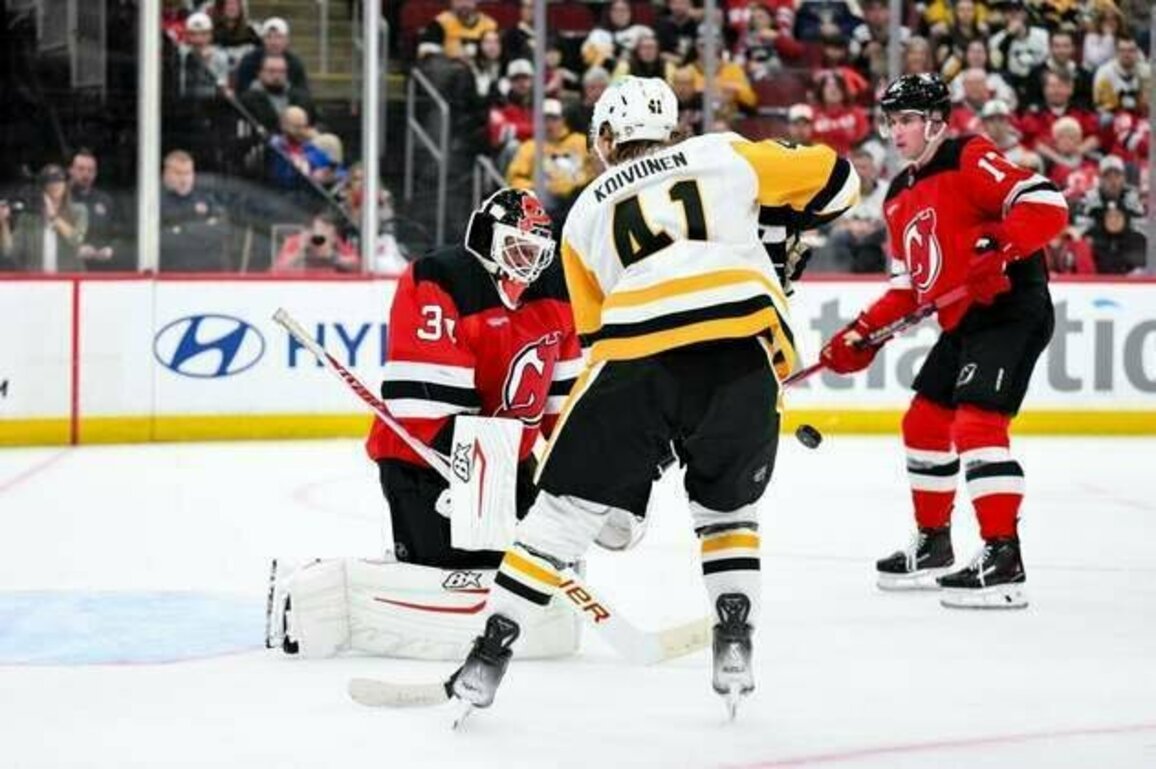 Devils stop Penguins in shootout, move to 7-0-0 at home
