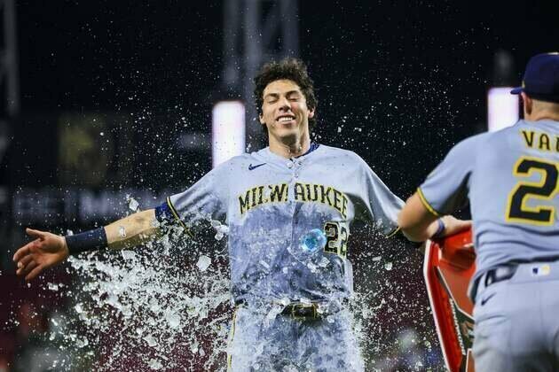 Brewers, buoyed by rally past Reds, seek record 14th win in row