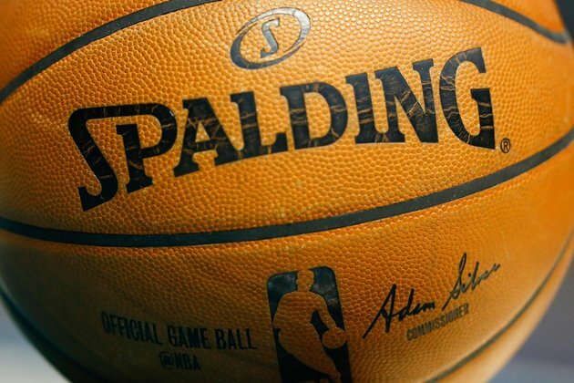 Globetrotters dribbling wizard Neal dies at 77