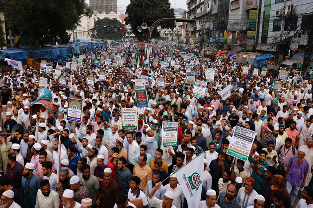 Violence erupts at start of Bangladesh election campaign