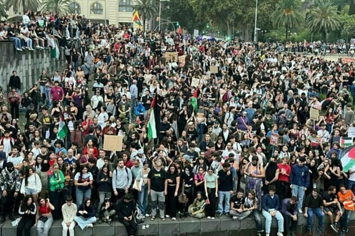 Barcelona Stands with the Flotilla. Mass protests flood the City