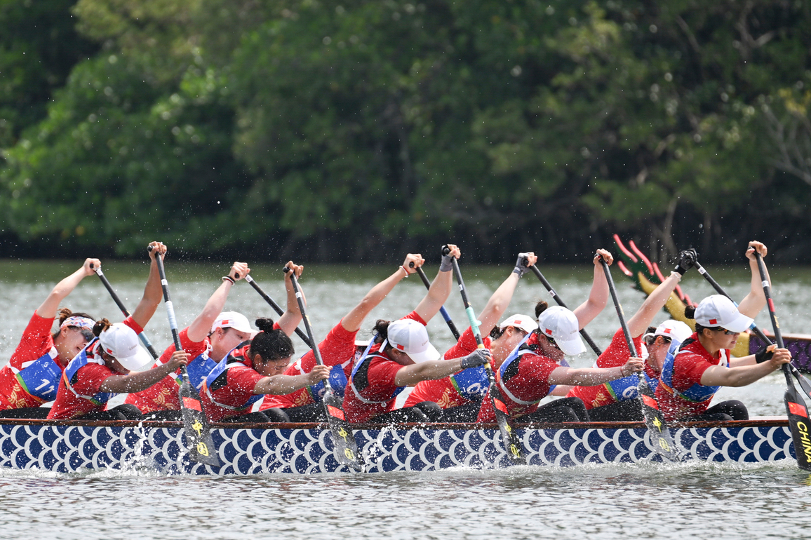 (SP)CHINA-HAINAN-SANYA-ASIAN BEACH GAMES-DRAGON BOAT (CN)