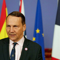 Poland pours cold water on security guarantees for Ukraine