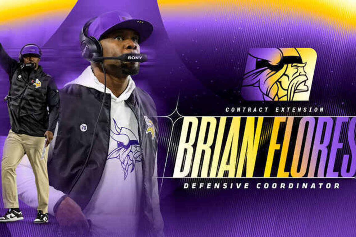 Vikings Sign Defensive Coordinator Brian Flores to Contract Extension