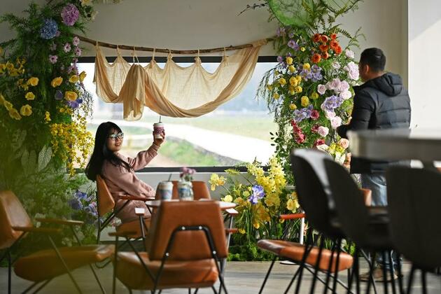Coffee craze hits China's smaller cities via budget-friendly brews