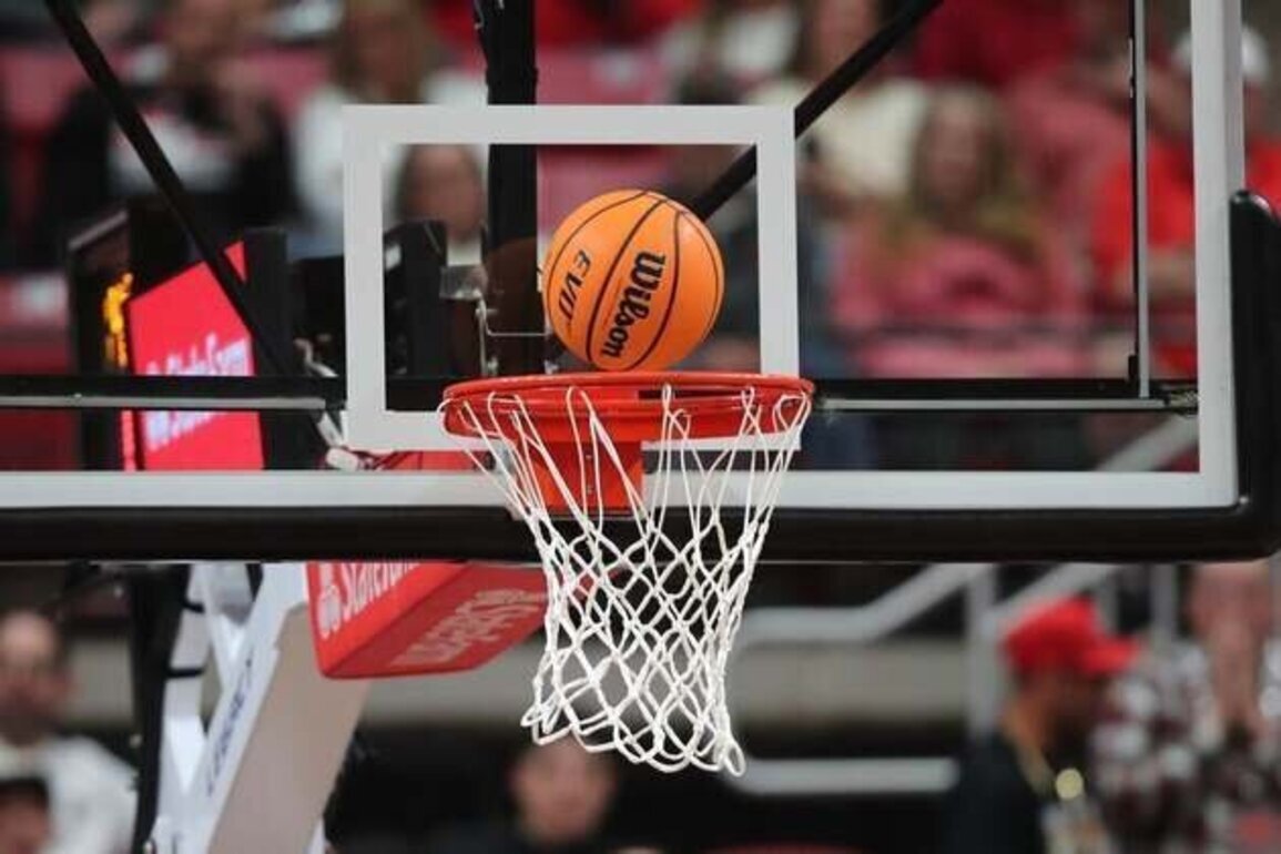Lamar parts ways with coach Alvin Brooks