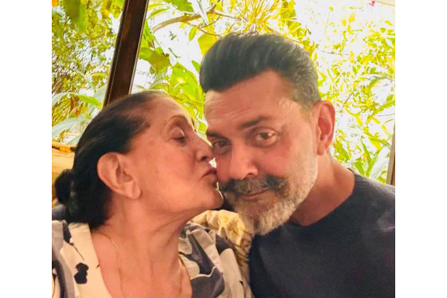 Sunny Deol praises brother Bobby Deol for 'Bandar,' shares emotional family pic