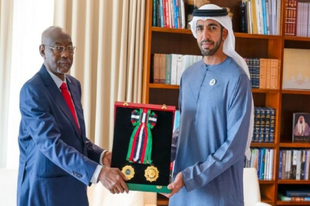 UAE President confers First Class Medal of Independence on Ambassador of Chad