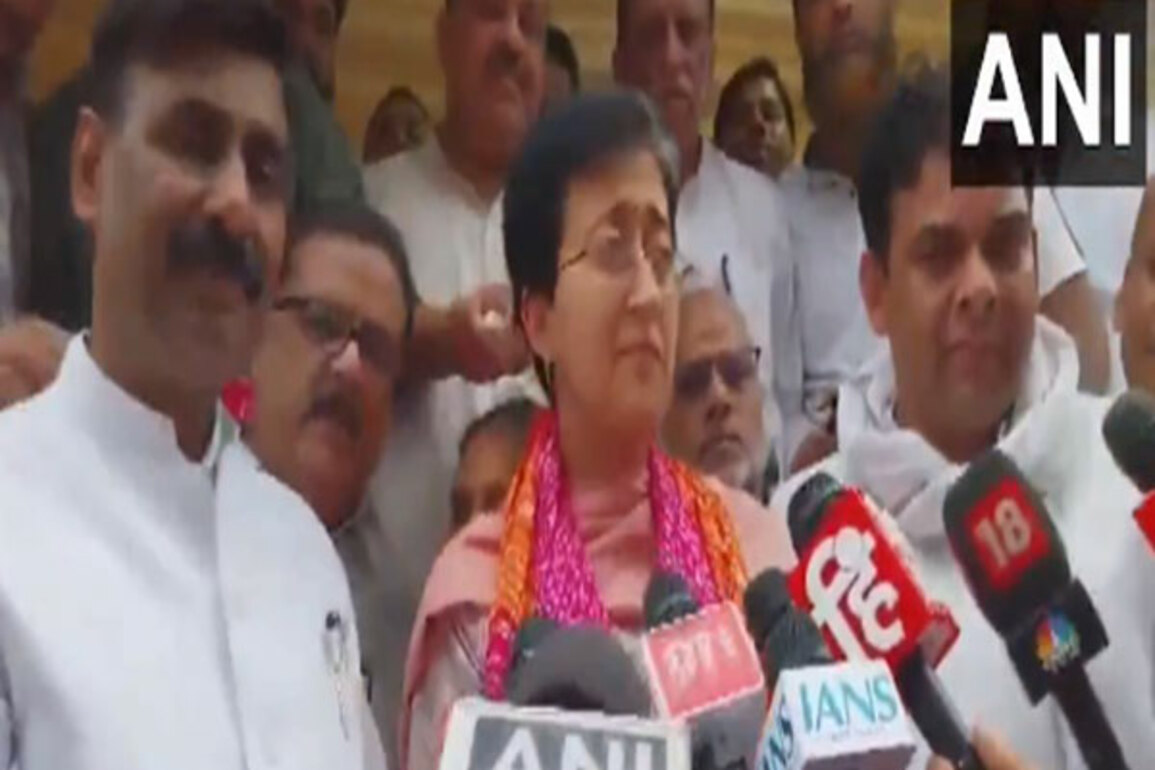 Former AAP CM Atishi and AAP leaders inaugurates Sadbhavna Kanwar camp at Seelampur today