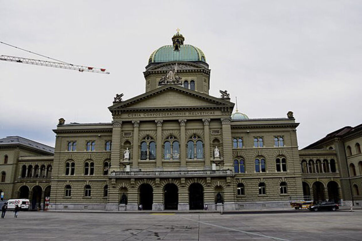 Inheritance tax, citizen service get a thumbs down from Swiss voters