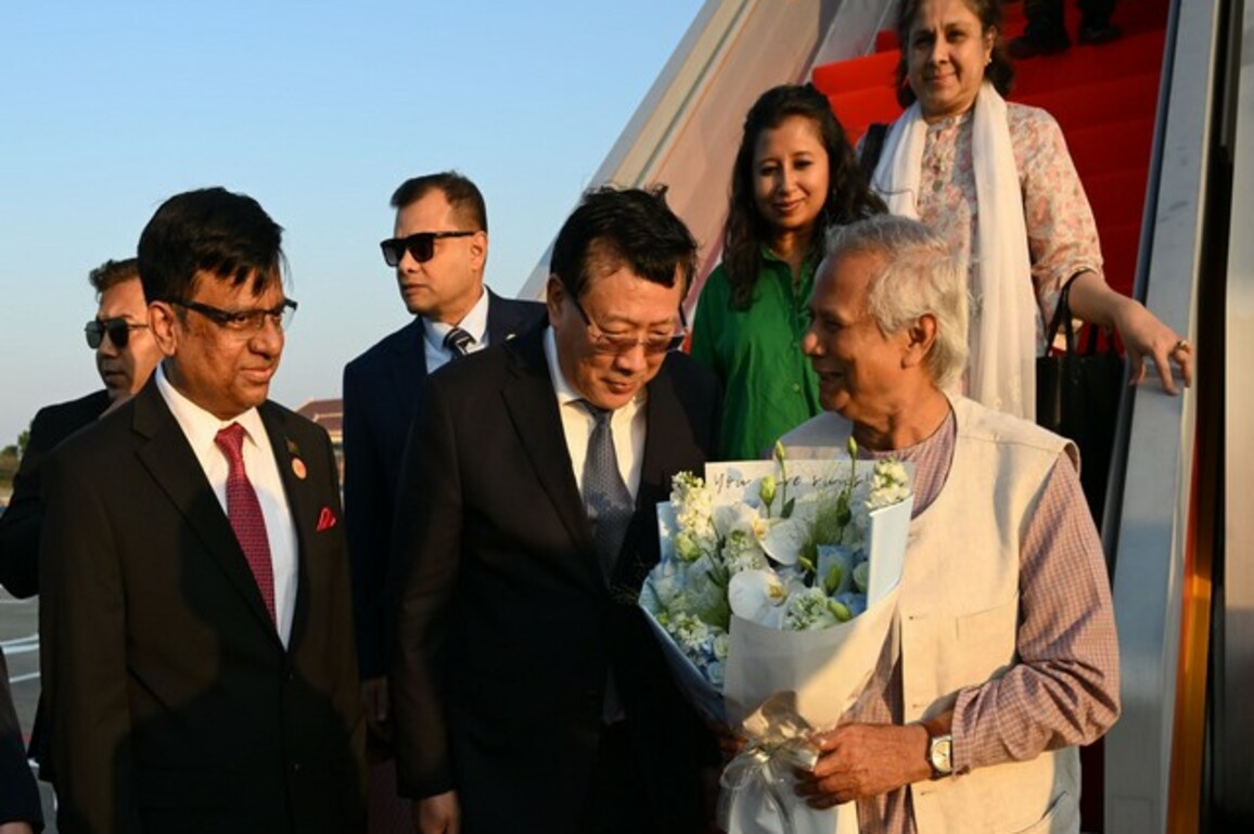 Bangladesh's Chief Adviser Muhammad Yunus arrives in China's Hainan