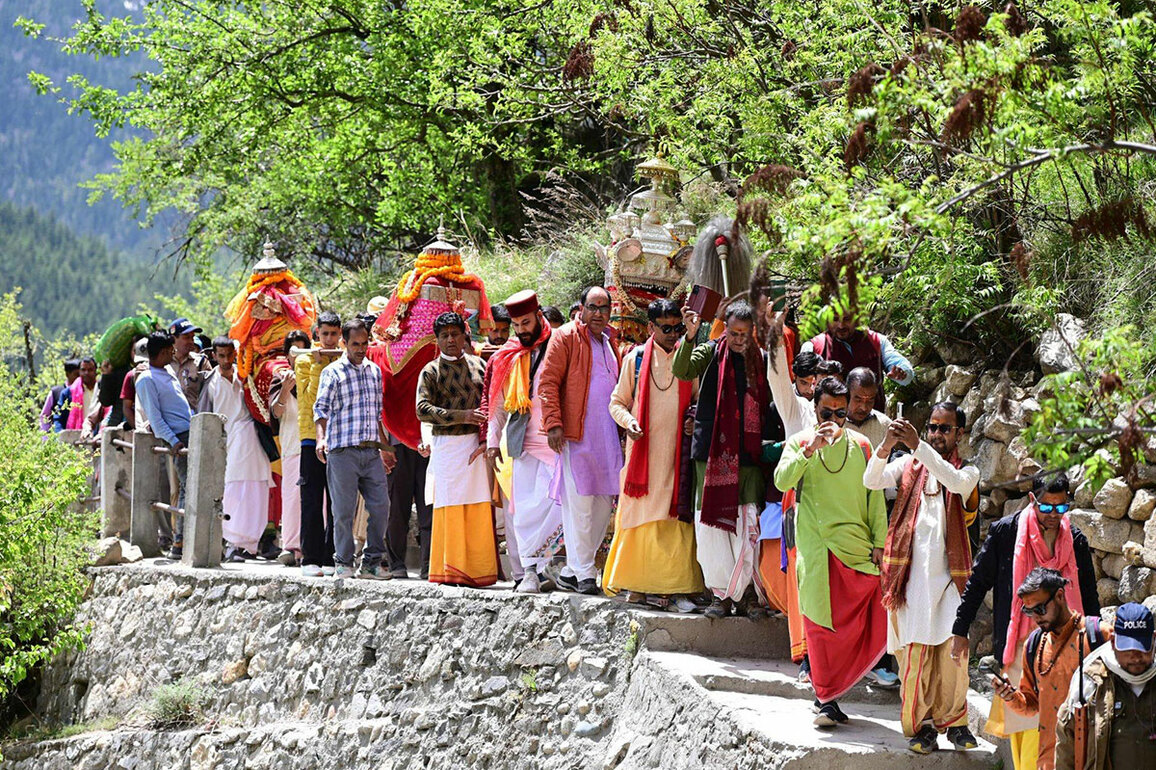 Uttarkashi: Goddess Ganga's palanquin leaves her winter abode for Gangotri