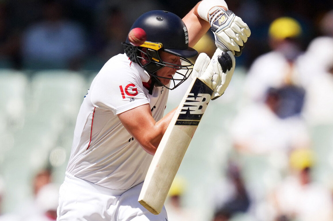 "Worst technology ever": Starc as snickometer troubles England, Australia alike at Adelaide