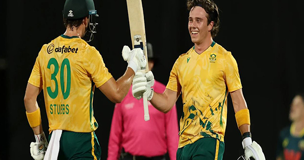 Brevis' century helps Proteas level series against Australia