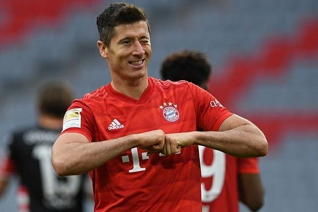 Lewandowski hits brace as Bayern Munich go 10 points clear