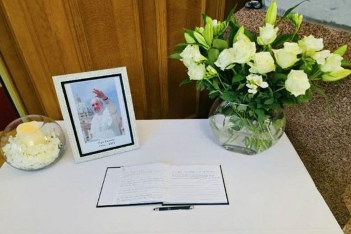 Books Of Condolence Opened In Derry And Strabane For Pope Francis  23-04-2025