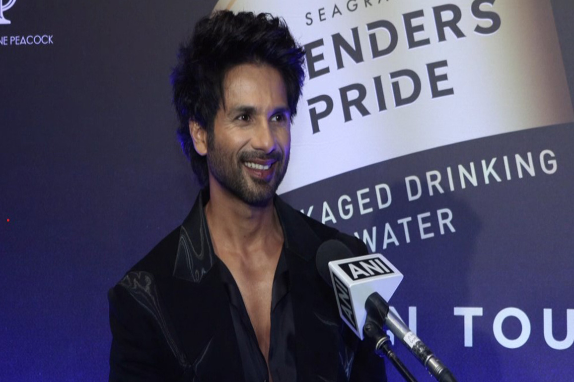 Shahid Kapoor hopes to "work more, spend more time with family" in the New Year
