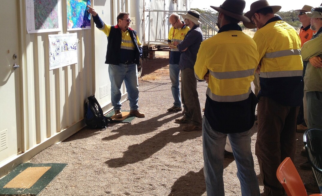 John Anderson (left) at an onsite briefing for government geoscientists at the Paris silver deposit on Eyre Peninsula. Photo courtesy John Anderson