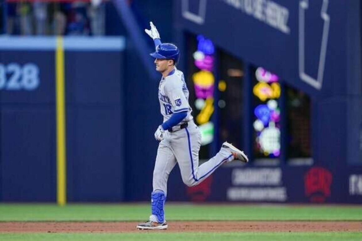 Royals offense supports strong Michael Wacha outing in win vs. Blue Jays