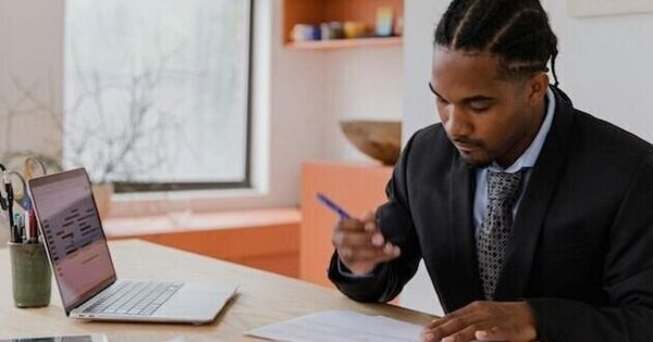 Insurance strategy for Australian SMEs in a disruption era