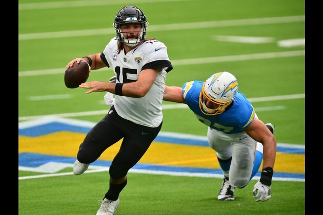 Report: Jags' Minshew has fractures, strained ligament in thumb